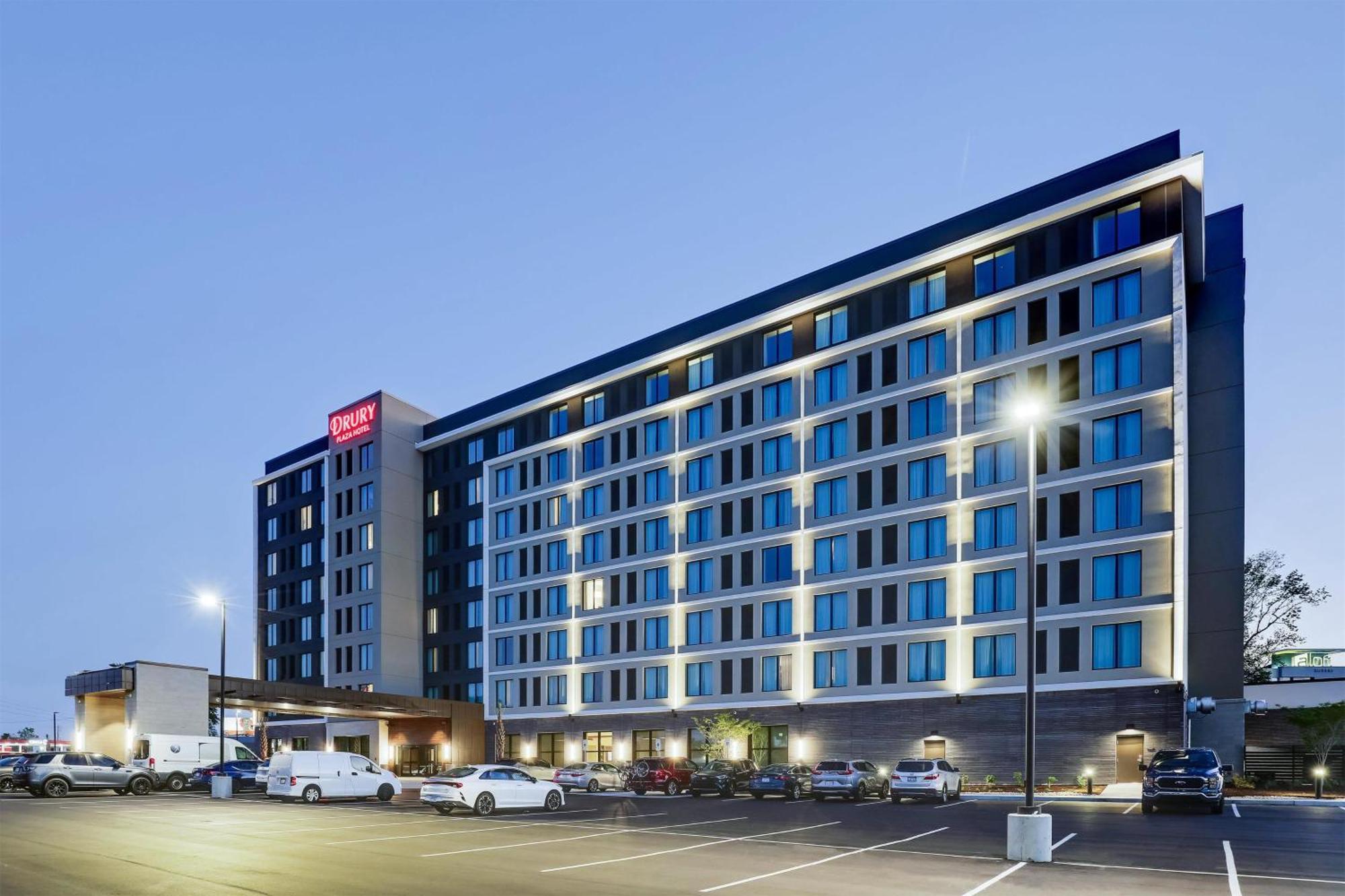 Drury Plaza 3*