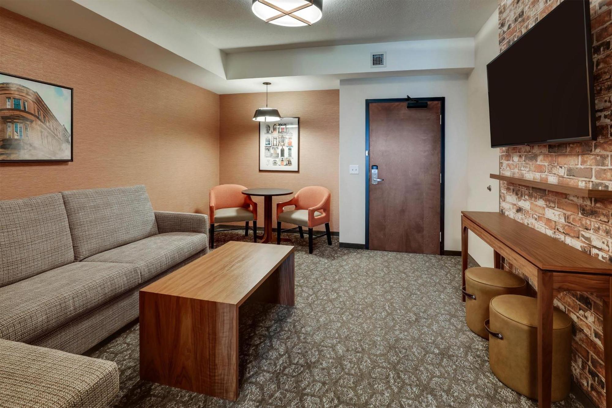 Hotel Drury Plaza North Charleston